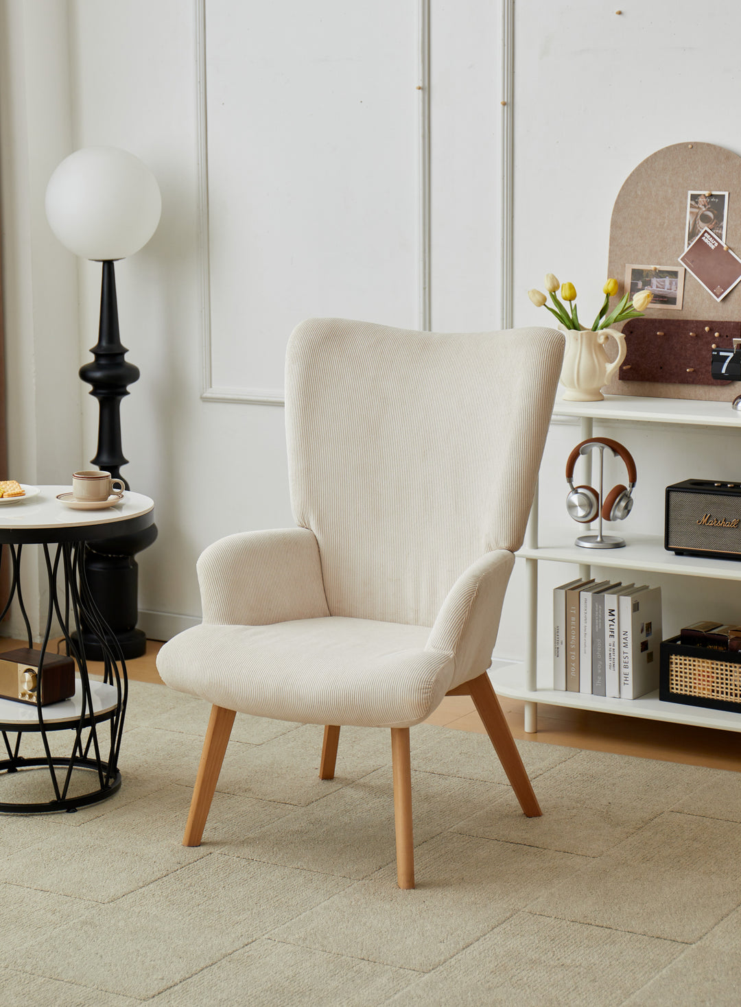 MALMO loungestol i massivt træ og beige fløjlsbukser