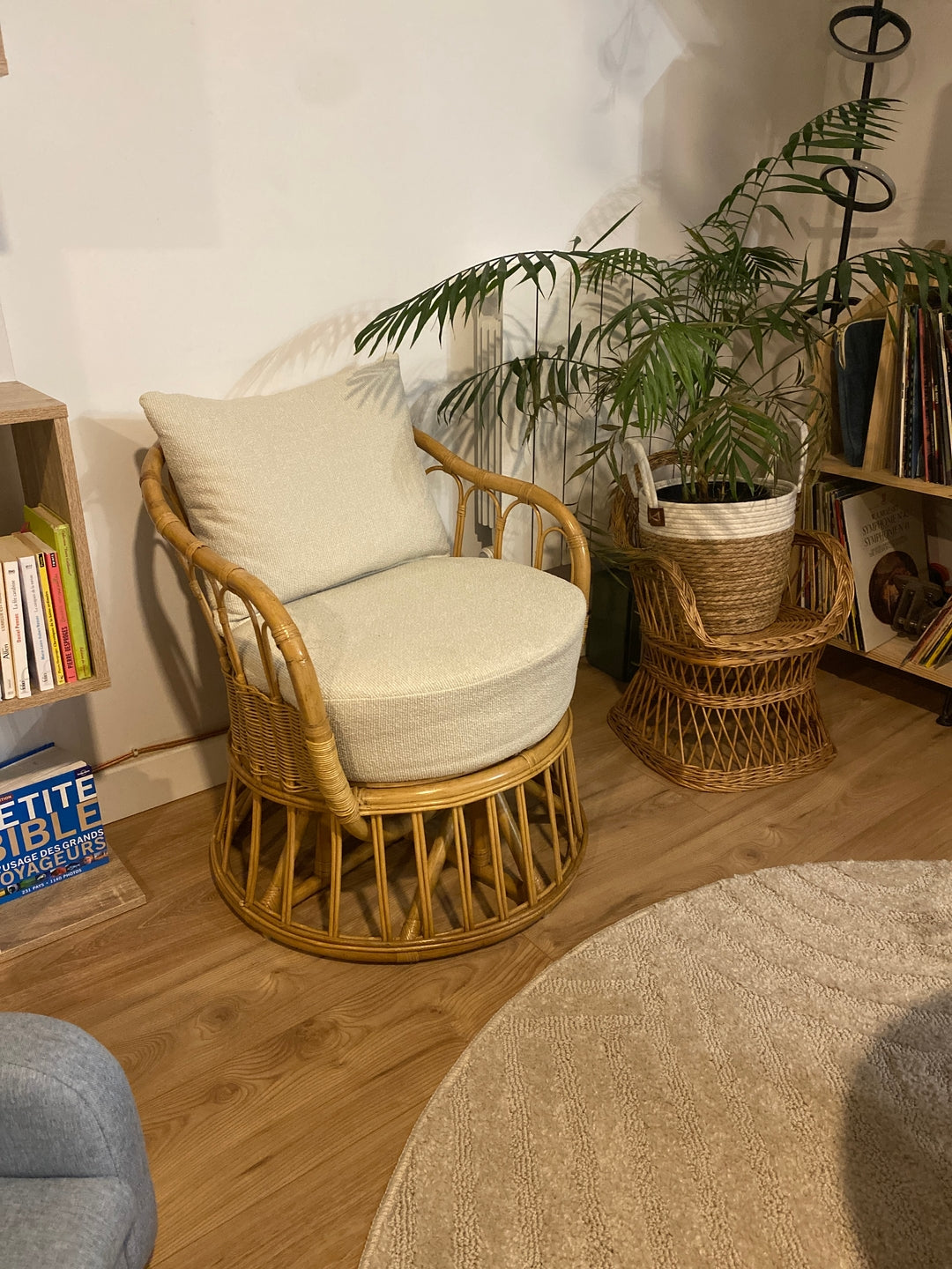PALOPO Lænestol i naturlig rattan og beige stof