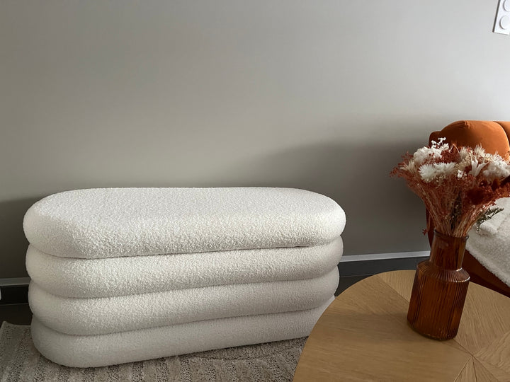 UPPSALA bænk i bouclé – blød komfort og moderne design