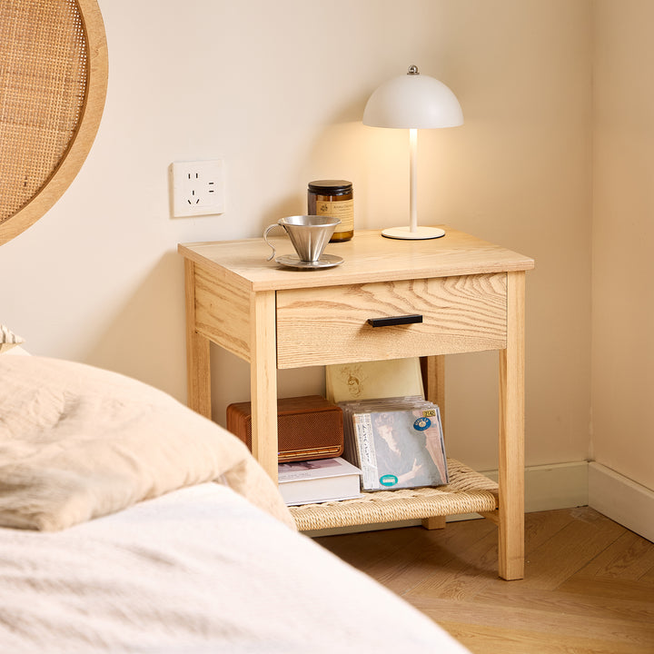 TENDO sengebord i træ og reb – naturlig charme og nordisk elegance
