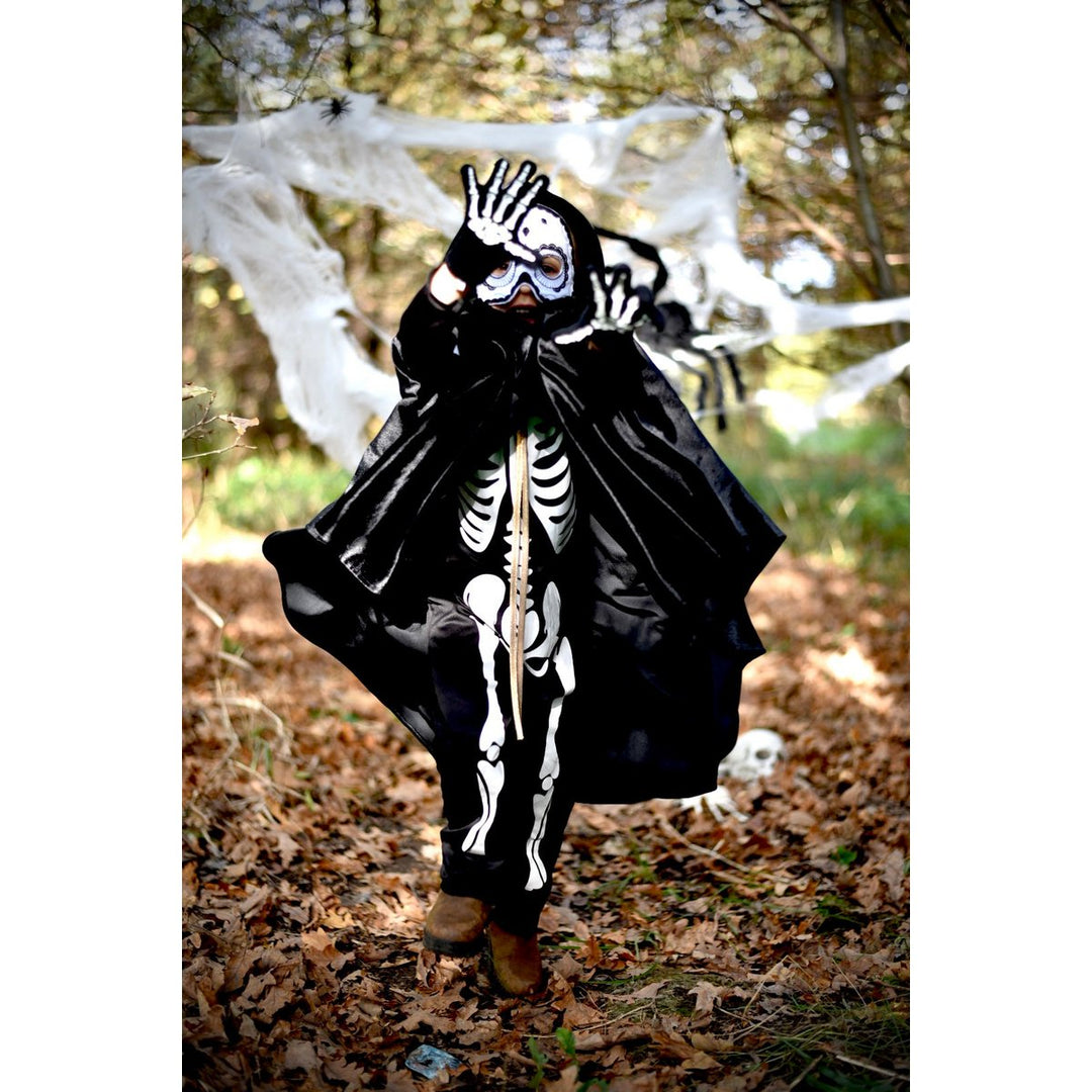 "Lille sort ridehætte" Magic Cape