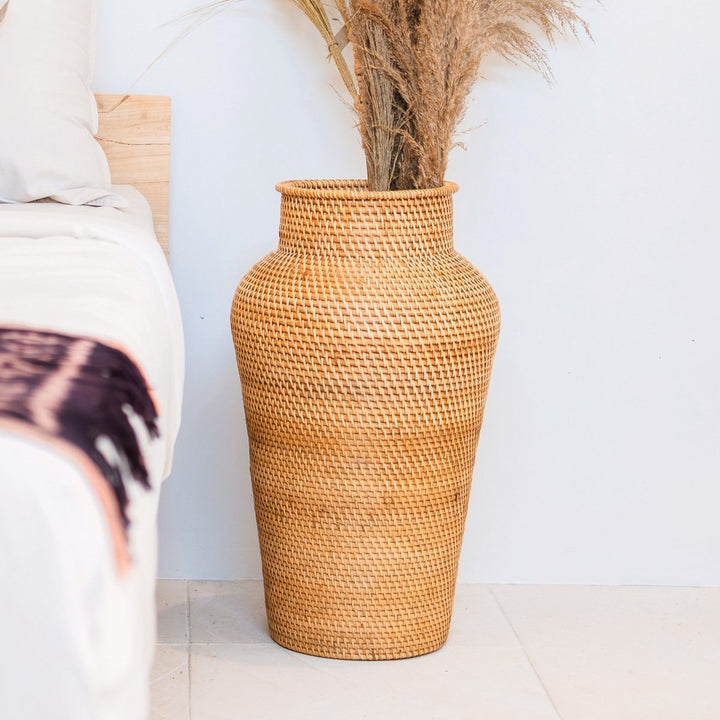 Vævet Rattan Vase Rund – Stor Boho Dekorativ Vase – Vase Tall & Narrow – Gulvvase Håndlavet af naturlige fibre (Ø 30 cm) KIDUNG