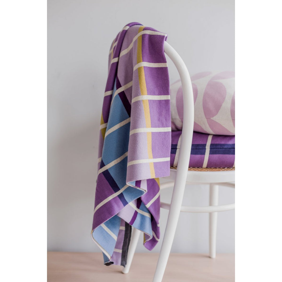 Alvin Purple Jacquard slumretæppe – Blødt børstet bomuld