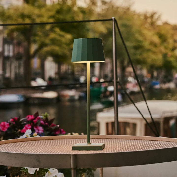 Wouter Sage Grøn genopladelig bordlampe