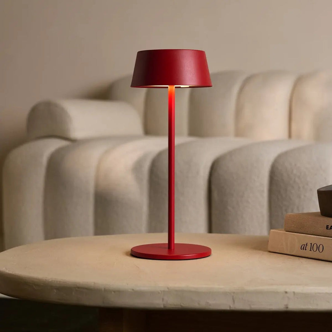 Hugo Berry Red genopladelig bordlampe