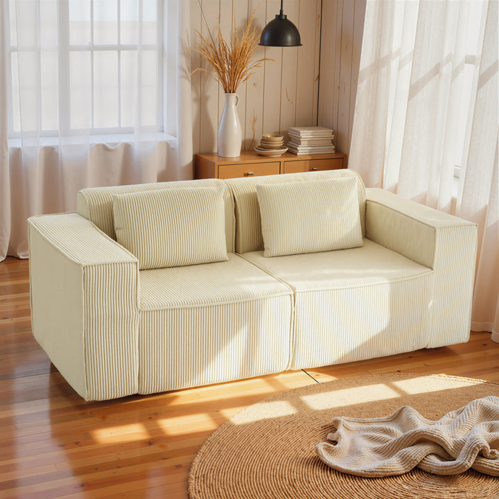 3-personers sofa, blød skumstruktur, brede armlæn, 2 hynder, betræk i fløjlsfløjl, beige