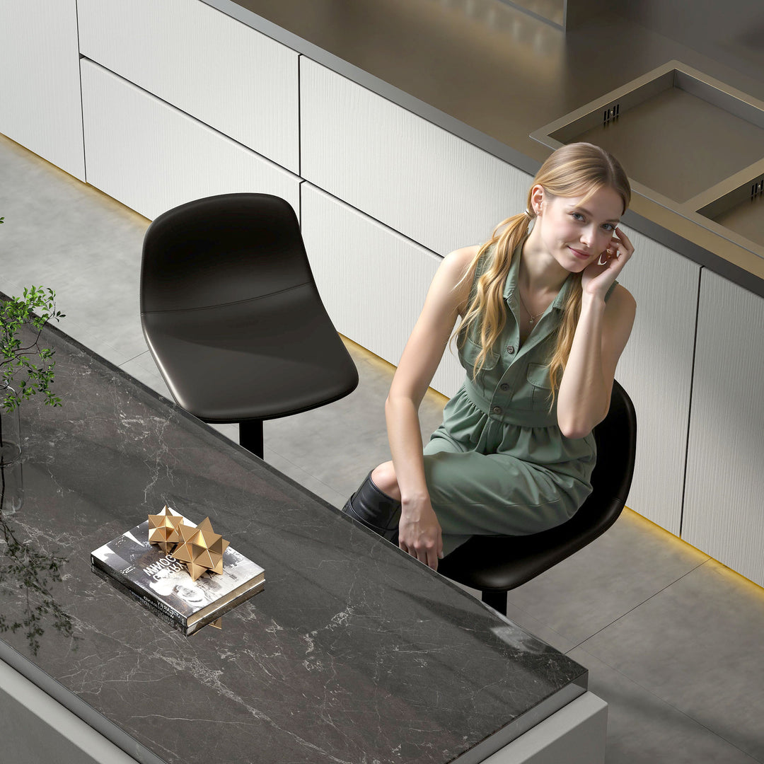 Sæt med 2 barstole, drejelige barstole i kunstlæder med ryglæn og fodstøtte, metalbase, sort