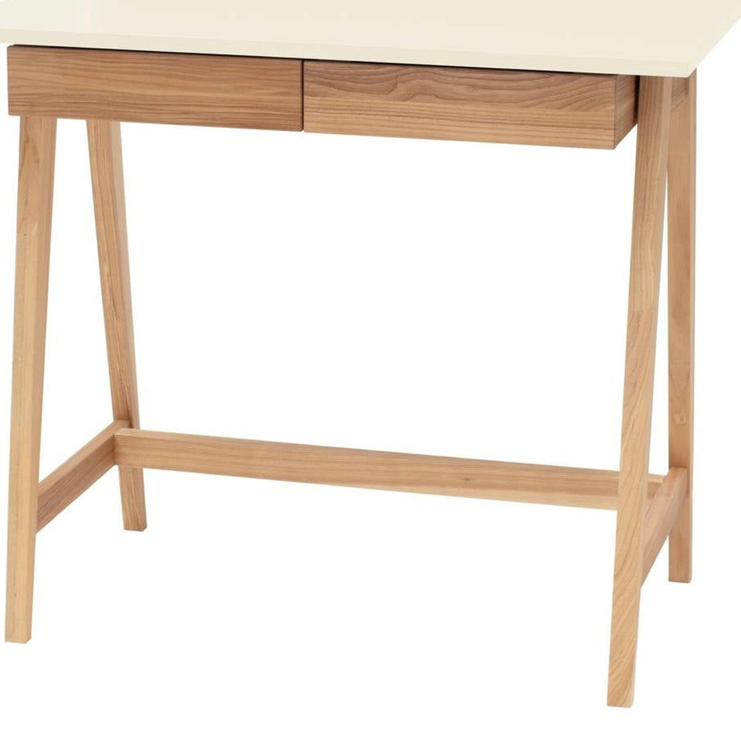 kridthvid LUKA-skrivebord med detalje af MDF og træ