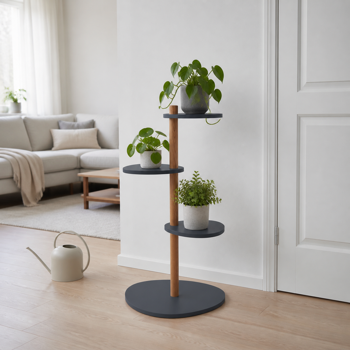 MAGLA 3-lags Asketræ Plant Stand B55 x H91cm Grafit – varm moody dagslysscene