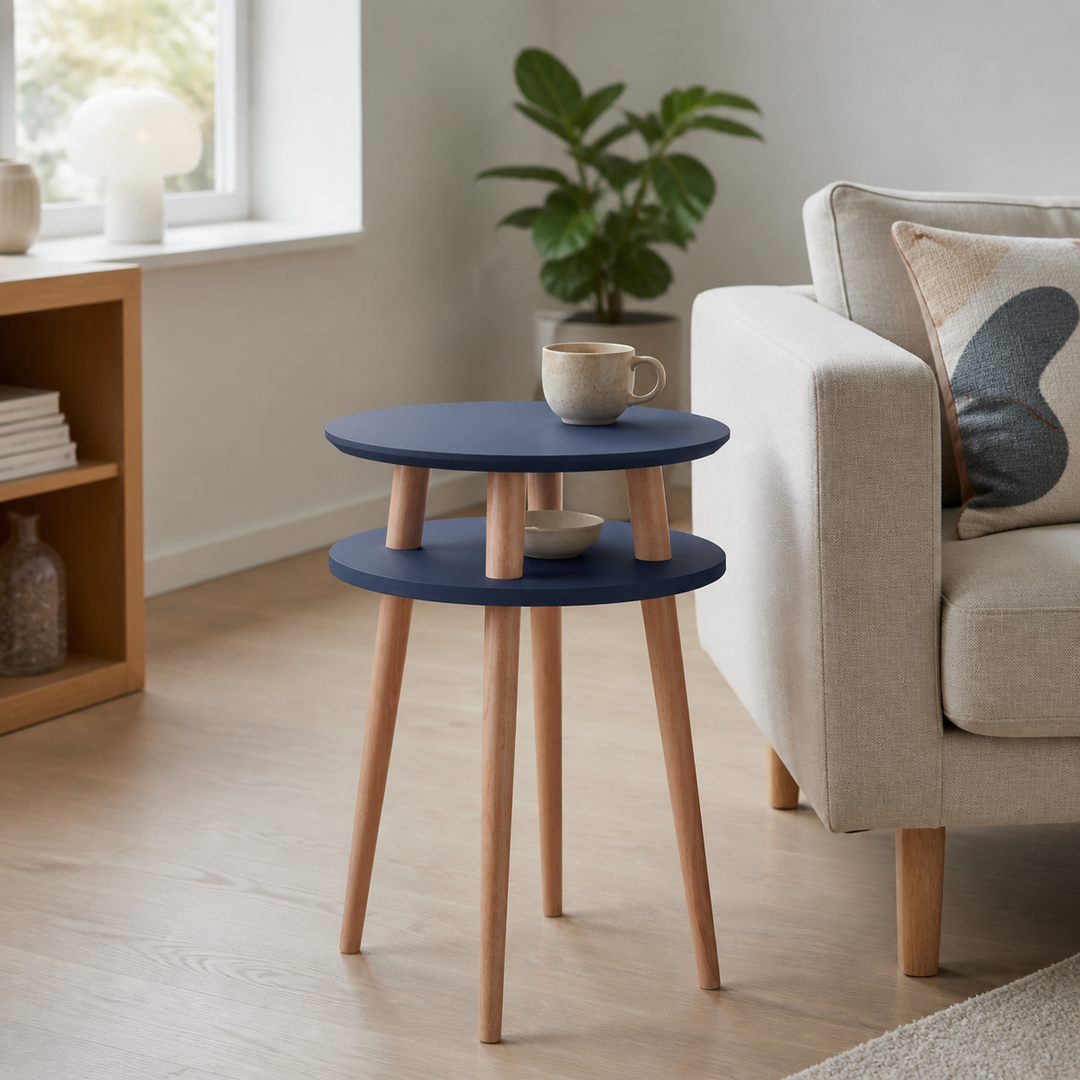 UFO Sidebord diameter 45cm x højde 61cm - Marineblå / Hvide ben – hero i naturlig brug