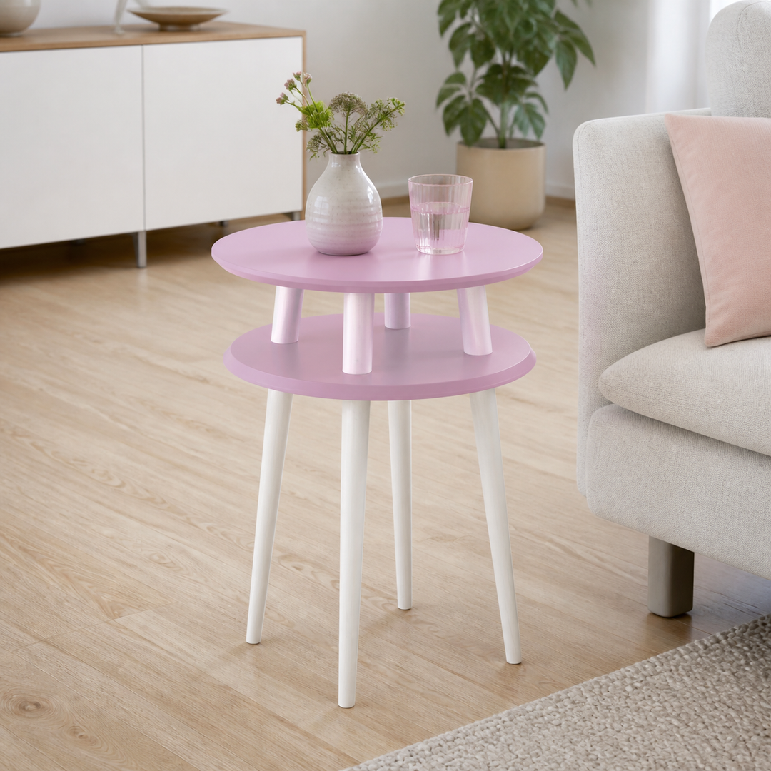 UFO Sidebord diameter 45cm x højde 61cm - Pink/hvide ben – hero i naturlig brug