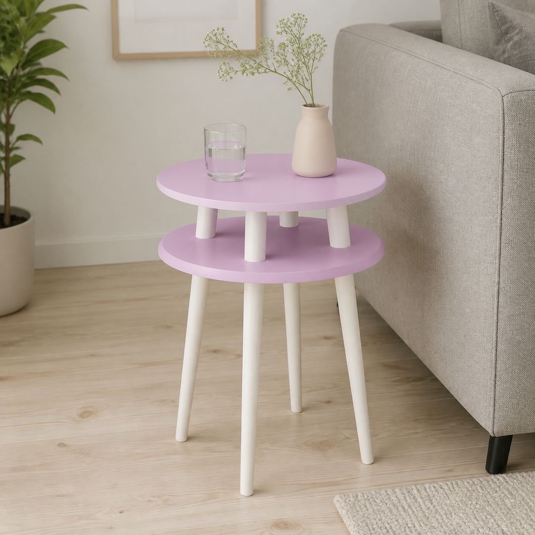 UFO Sidebord diameter 45cm x højde 61cm - Pink/hvide ben – supplerende neutral dagslysscene