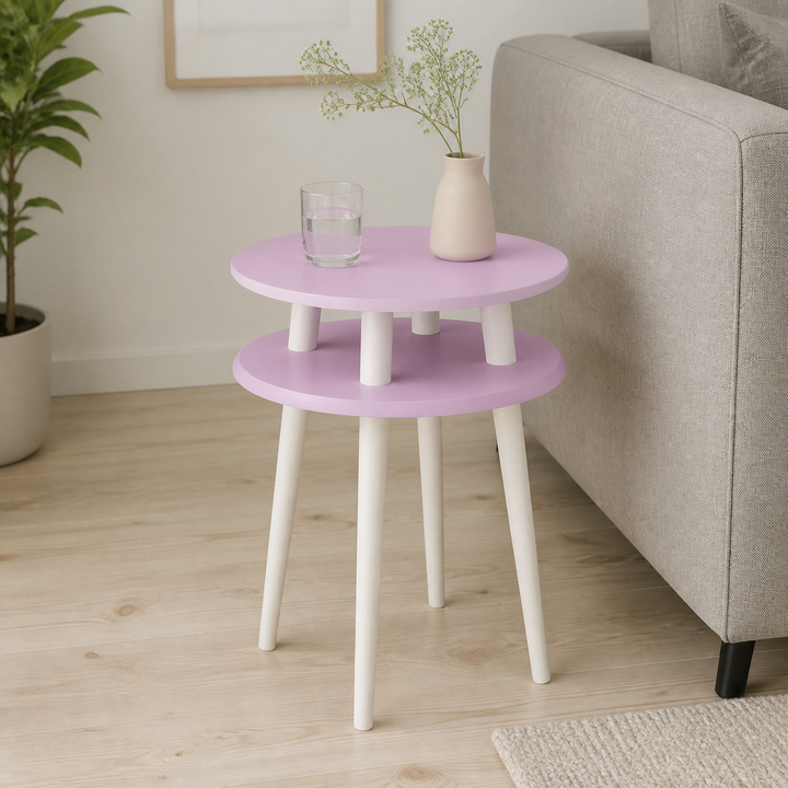 UFO Sidebord diameter 45cm x højde 61cm - Pink/hvide ben – supplerende neutral dagslysscene
