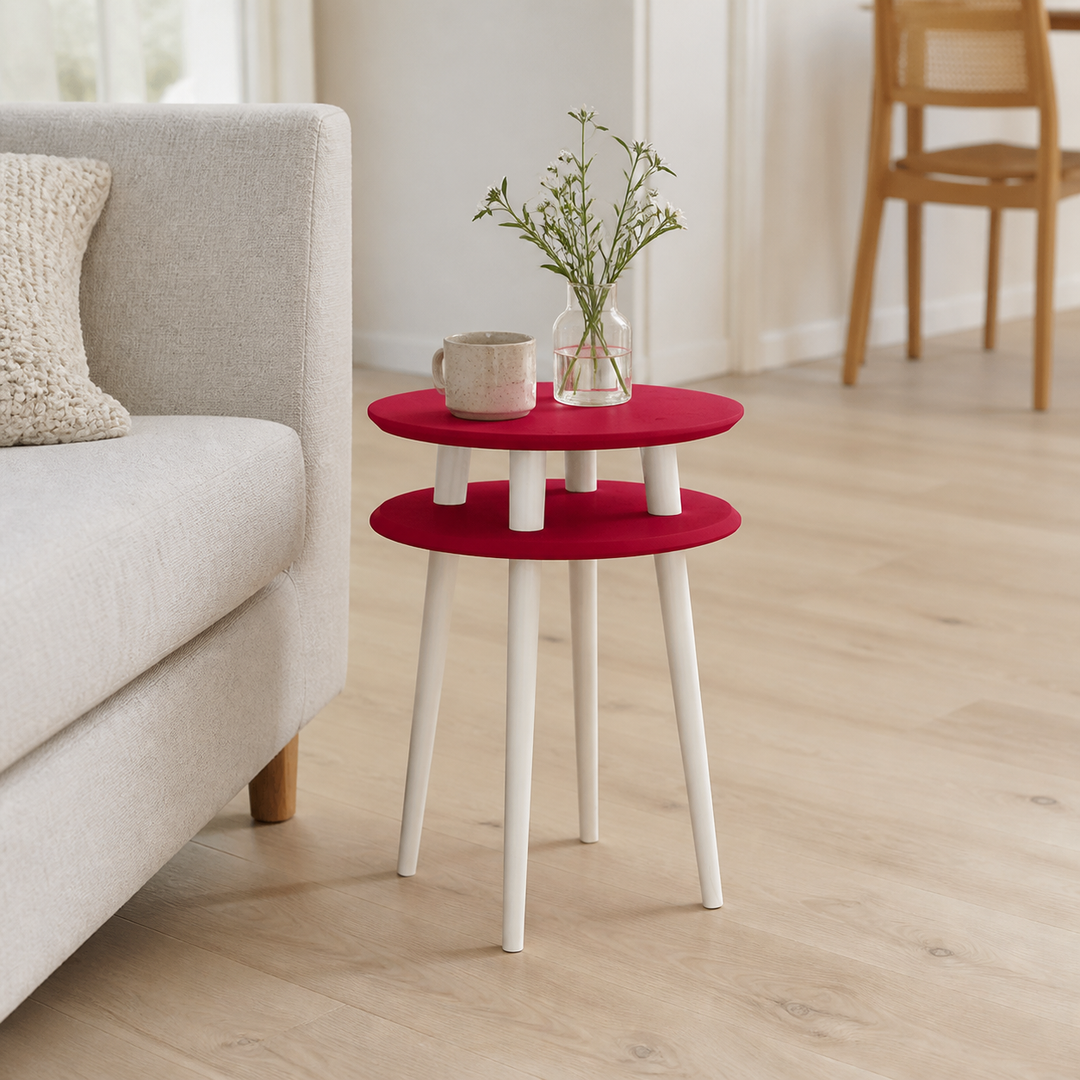UFO Sidebord diameter 45cm x højde 61cm - Rød /hvide ben – hero i naturlig brug