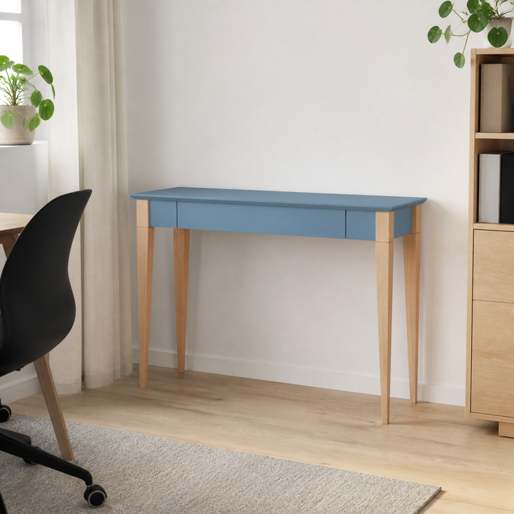MIMO Skrivebord 105x40cm Gentle Blue – hele produktet lukket i hjemmet