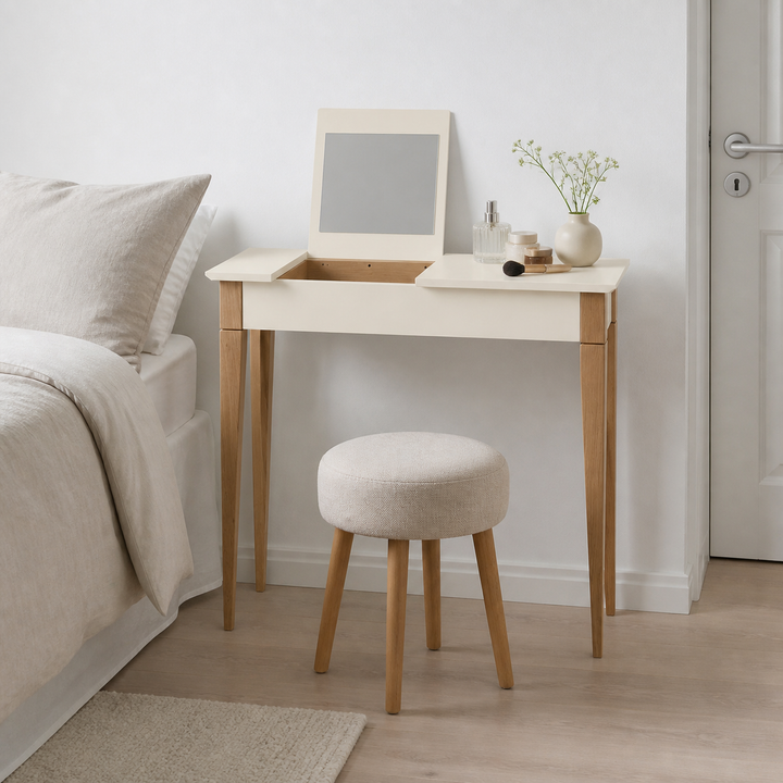 MIMO Sminkebord med spejl 85x35cm Kridthvid (chalk) – hero i naturlig brug