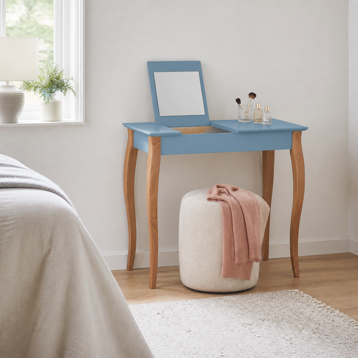 LILLO Sminkebord med spejl 85x35cm Gentle Blue – supplerende neutral dagslysscene