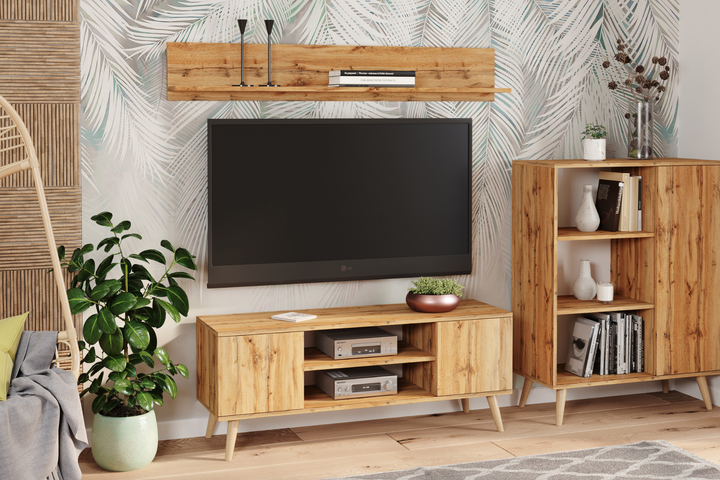 Lav TV-kommode, højde 50 cm, bredde 155 cm, dybde 40 cm, naturfarvet