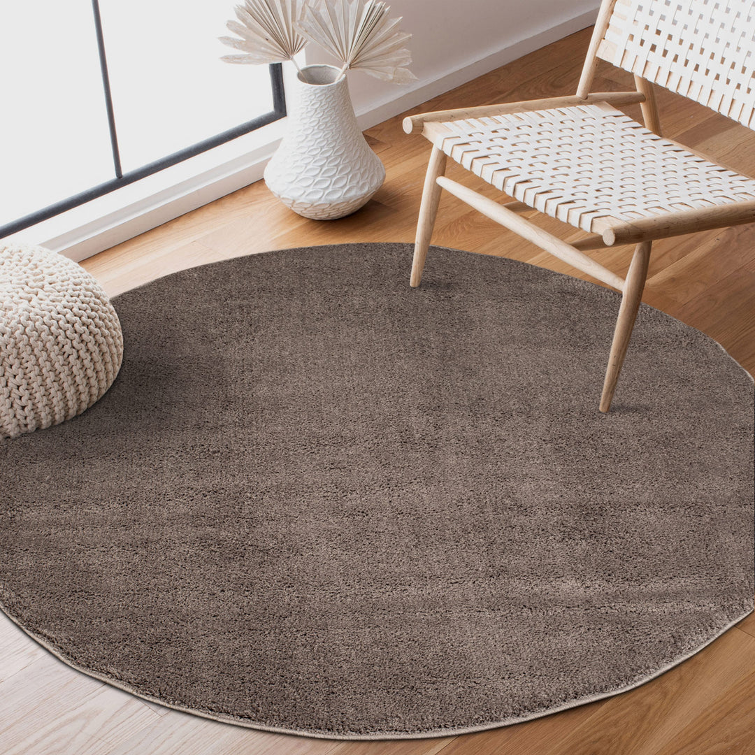 Dyb luv tæppe Softshine Taupe 120 cm rundt