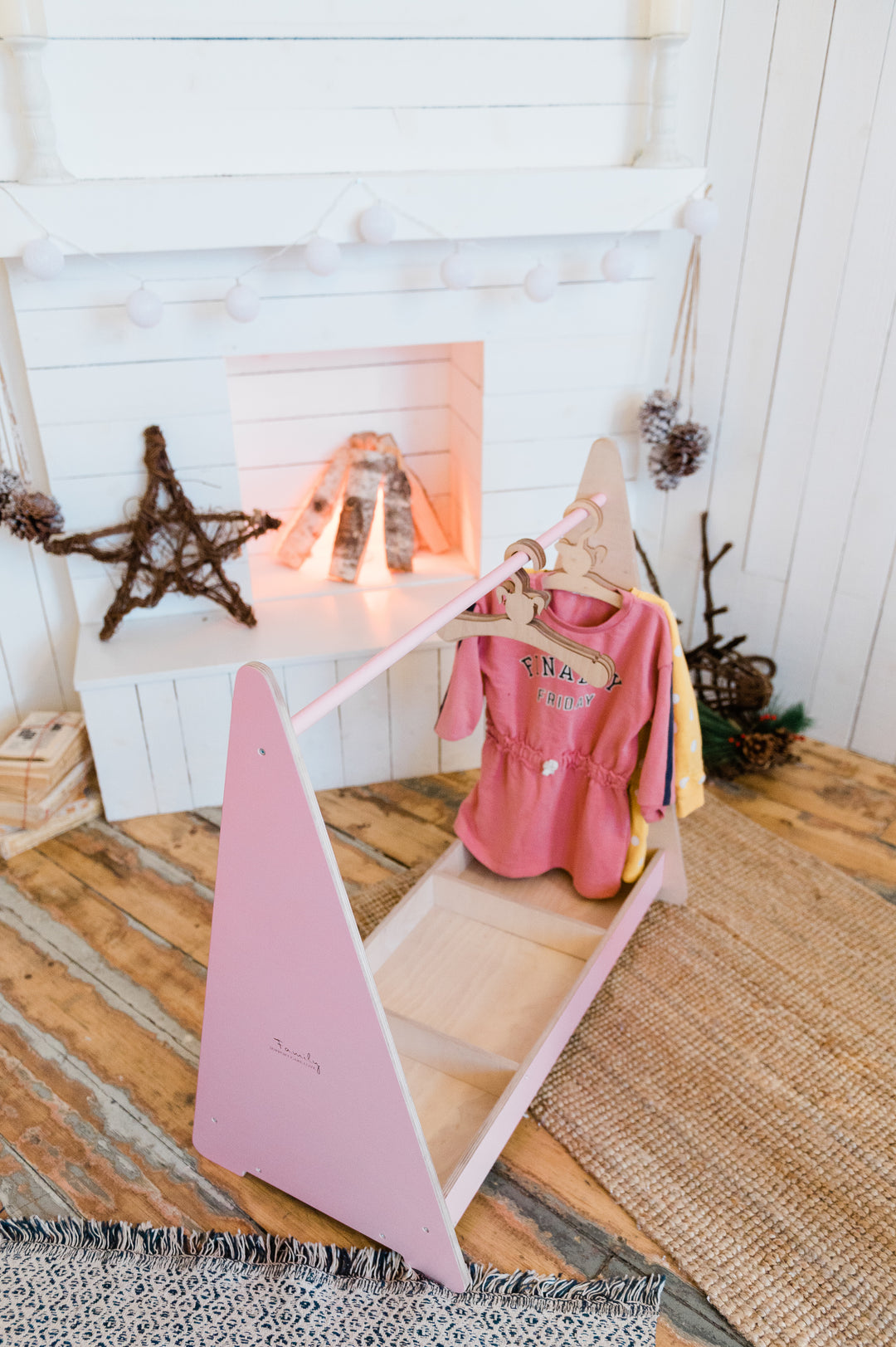 Montessori tøjstativ til selvstændige børn, pink