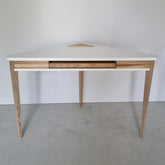 ASHME Hjørneskrivebord 114x85x85cm - Brun Beige