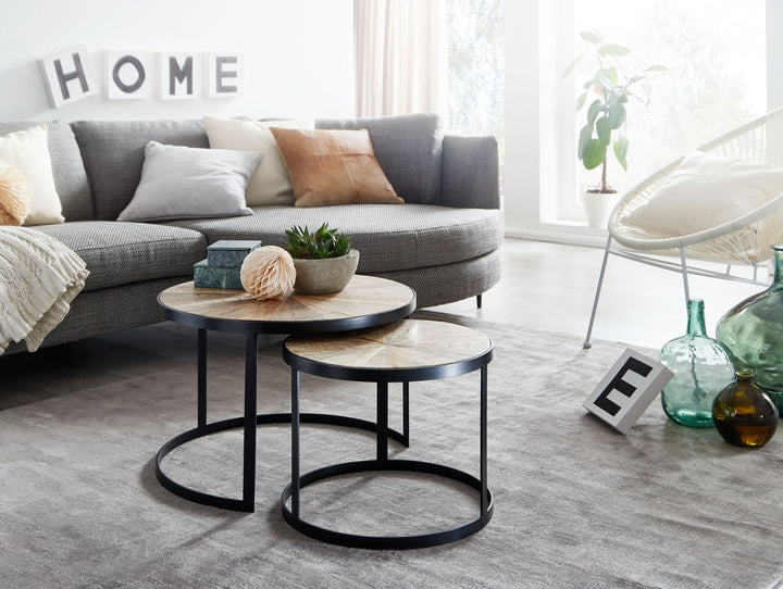 Design sofabord sæt med 2 Mango massivt træ indlejringsborde runde | Sofabord med metalben brun | Dækkeserviet 2-delt redebord træ / metal sort