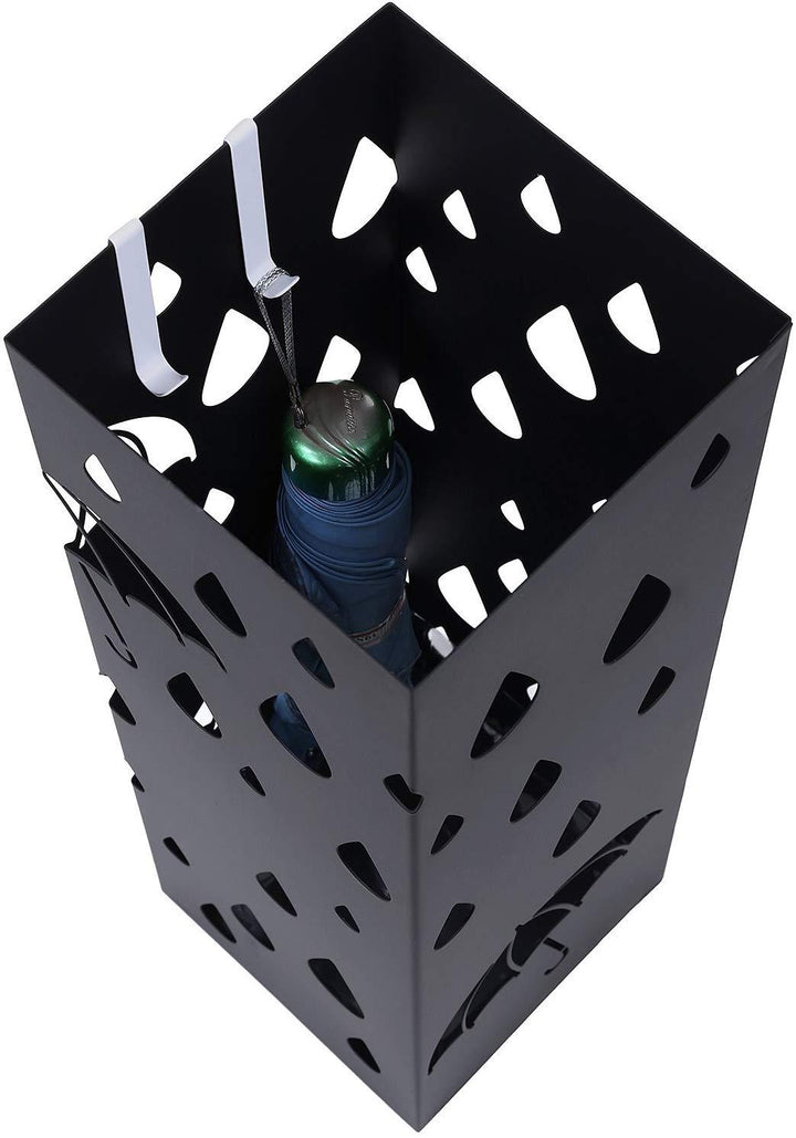 Paraplystativ i sort metal med grafiske udskæringer